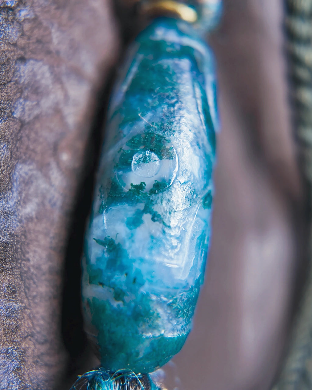 Front macro of the 40 x 14.5 mm moss agate Dzi-form focal