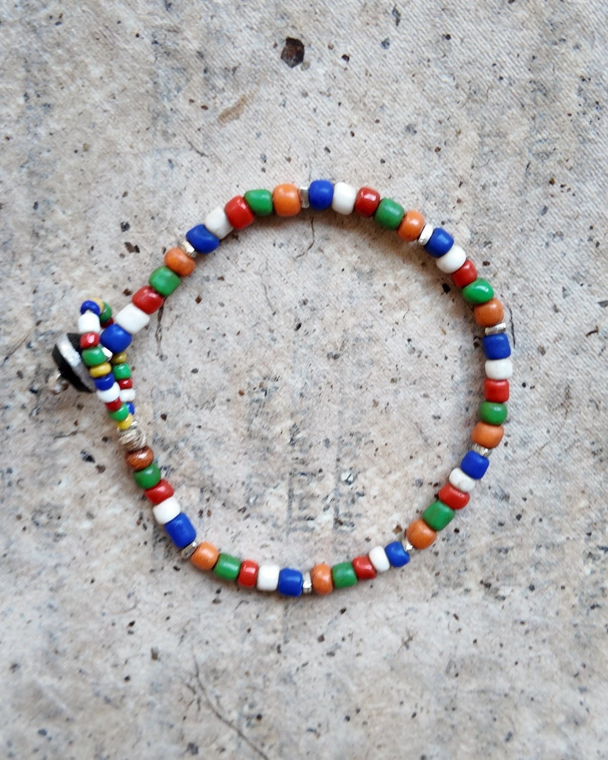 The Daybeads #46 Multicolour bracelet full view of the single bracelet